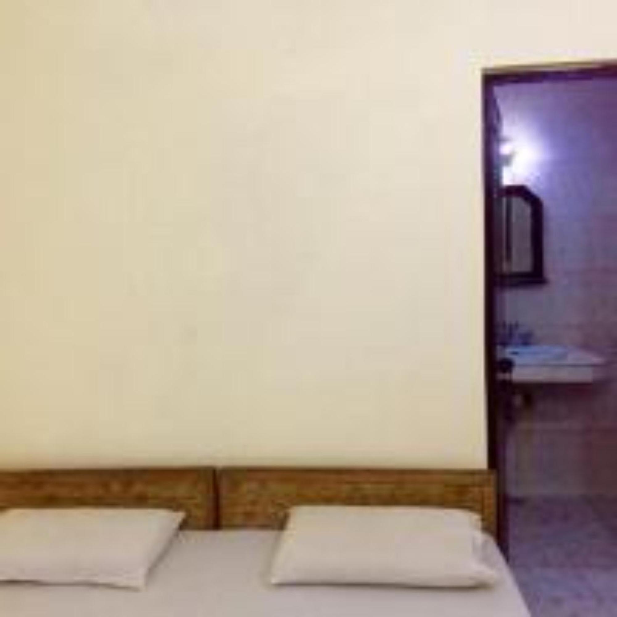 Goroomgo Shanti Near Ganga Ghat Hotel Varanasi