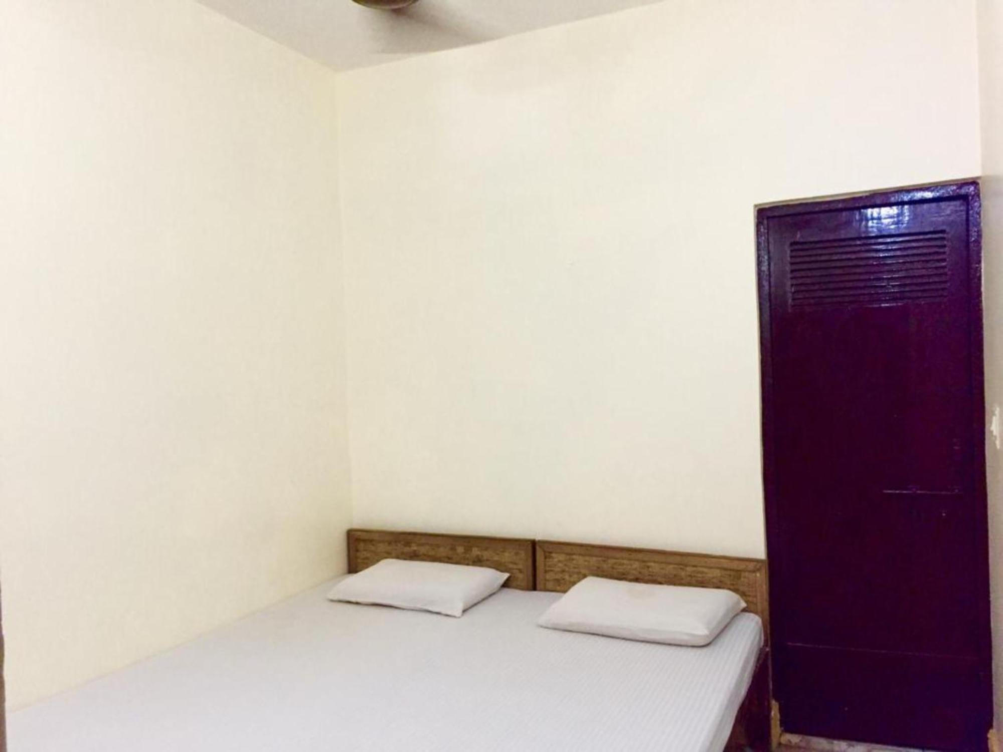 Hotel Goroomgo Shanti Near Ganga Ghat Varanasi