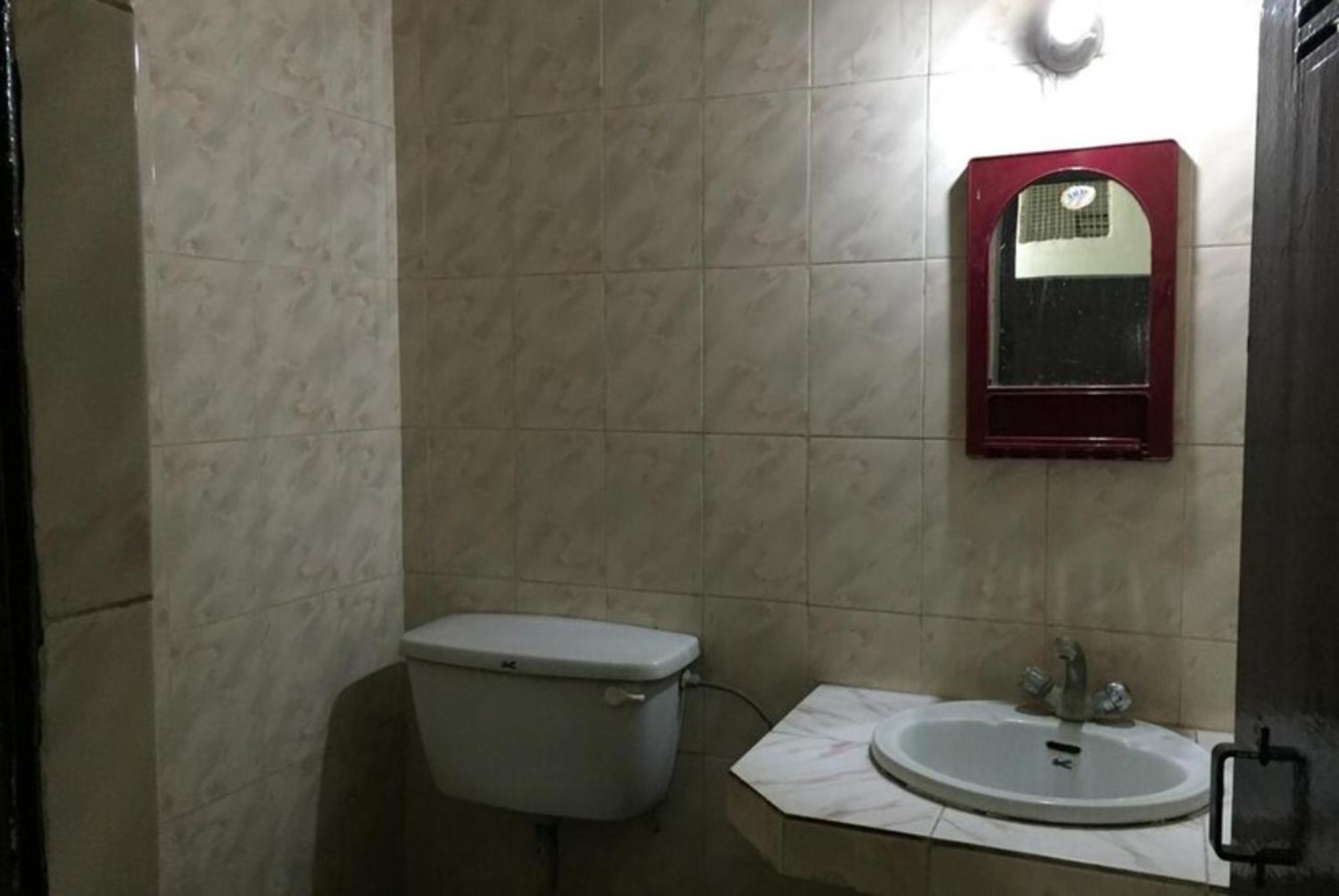 Hotel Goroomgo Shanti Near Ganga Ghat